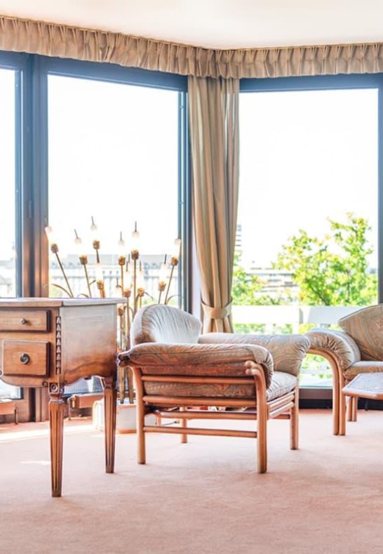 Hotelzimmer in Koblenz_Josef G&ouml;rres-Suite__Sitzber | &copy; Diehl&acute;s Hotel GmbH