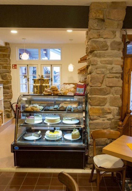 Kuchentheke Caf&eacute; Tante Miesche | &copy; Caf&eacute; Tante Miesche