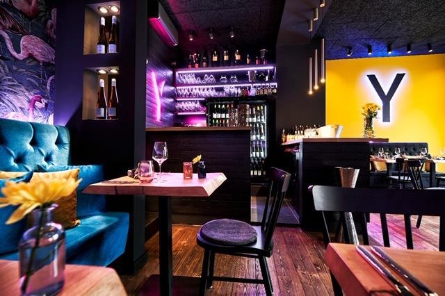 Y Wine & Kitchen 1 | &copy; Simone Schlier, Ahmet Yildirim