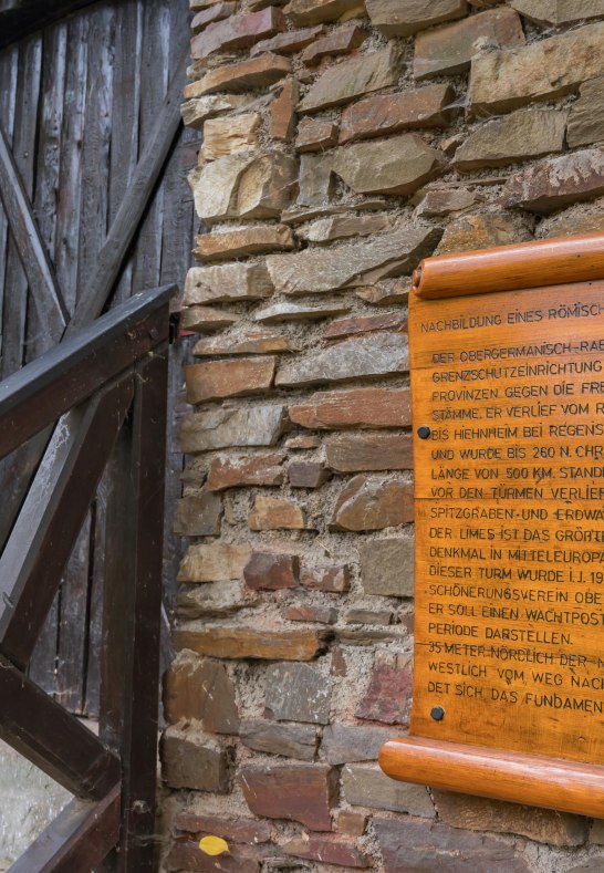 Infotafeln am Römerturm | © Andreas Pacek, fototour-deutschland.de Infotafeln am Römerturm | © Andreas Pacek, fototour-deutschland.de