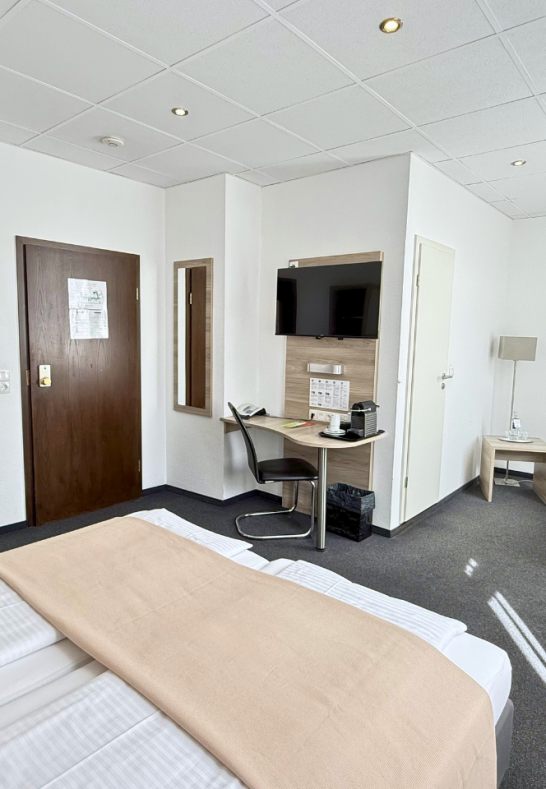 Dreibettzimmer46 | &copy; Hotel Hohenstaufen