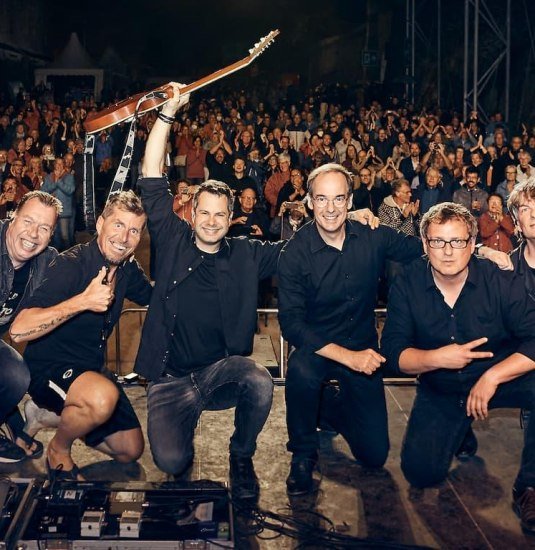 2025_10_04 dIREsTRATS dire straits tribute im Café | © dIRE sTRATS
