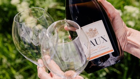 Schloss Vaux Sekt | © VAUX, Sandra Fehr/Heroes of Riesling Schloss Vaux Sekt | © VAUX, Sandra Fehr/Heroes of Riesling
