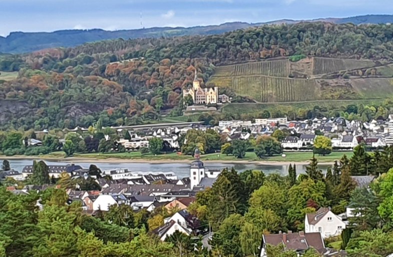 View of Arenfels Castle and the rhine valley | &copy; Simone P&ouml;rner-Klee