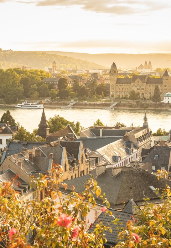 Preu&szlig;isches Regierungsgeb&auml;ude von E-Stein aus | &copy; Koblenz-Touristik GmbH; Johannes Bruchhof