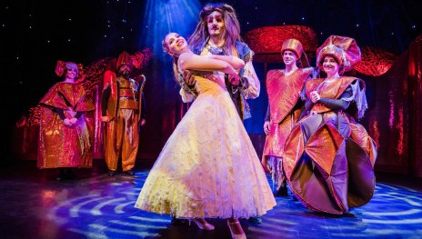 Die Sch&ouml;ne und das Biest | &copy; Nilz B&ouml;hme/ Theater Liberi