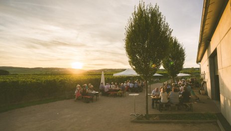 Au&szlig;enansicht Strau&szlig;wirtschaft | &copy; Weingut Dillmann