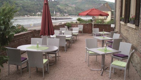 Strau&szlig;wirtschaft Terrasse Weingut Nies | &copy; Weingut Theodor Nies