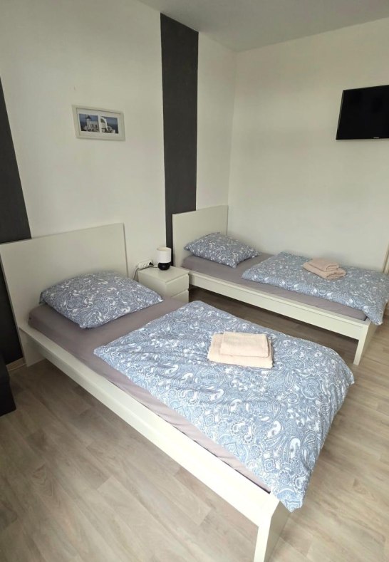 Doppelzimmer mit Einzelbetten | &copy; Fam. Perisa