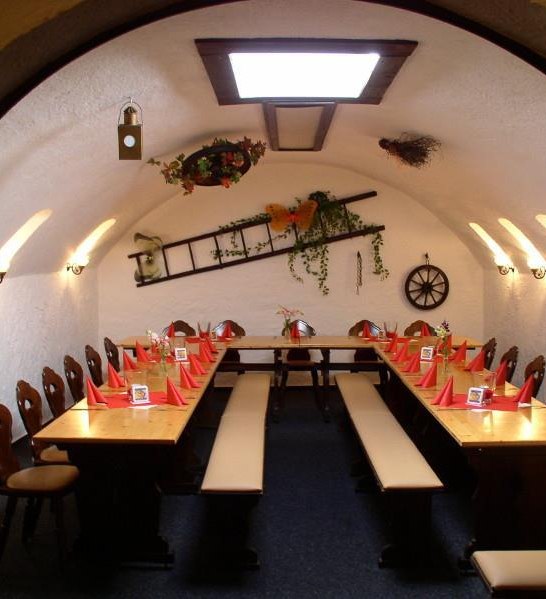 Restauran Zur Krone Gastraum Keller | © Restauran Zur Krone Restauran Zur Krone Gastraum Keller | © Restauran Zur Krone