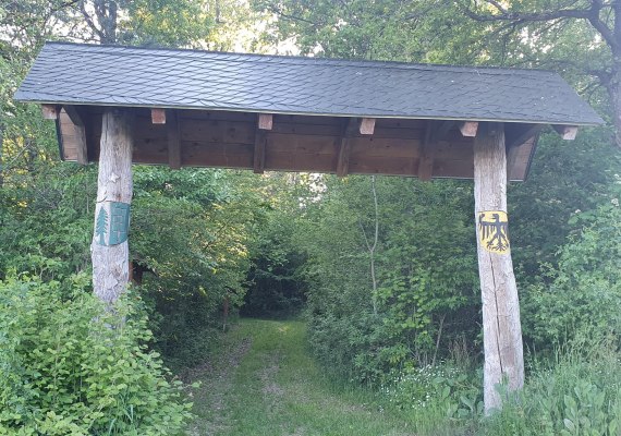 Eingangsportal Waldlehrpfad | © T. Biersch Eingangsportal Waldlehrpfad | © T. Biersch