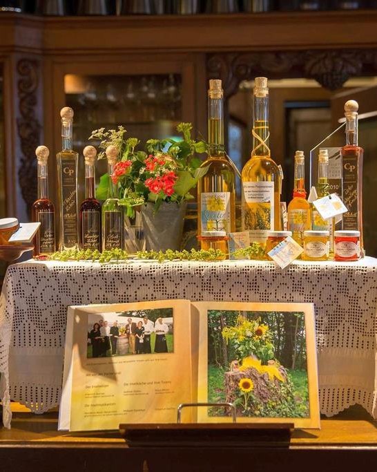 &copy; Weinhaus Weiler