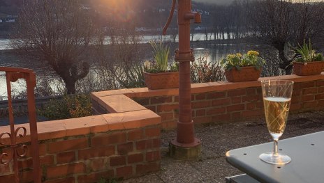 Terasse und Blick auf den Rhein | © Sabine Sieberling Terasse und Blick auf den Rhein | © Sabine Sieberling