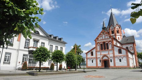 Rathaus und Kirche St. Peter und Paul, Sinzig | &copy; Stadt Sinzig