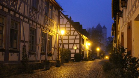Stimmung_KF_Burg_Blauestunde_Burgstr_Nacht2019 (1) | &copy; Stadt Eltville am Rhein