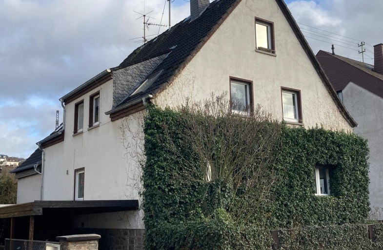 Front | &copy; S. Fingerhut-Oppelt