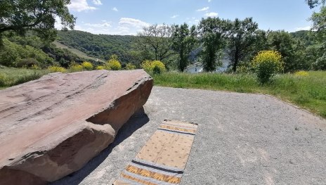 Yoga auf der Loreley | &copy; Dorothe Struschka