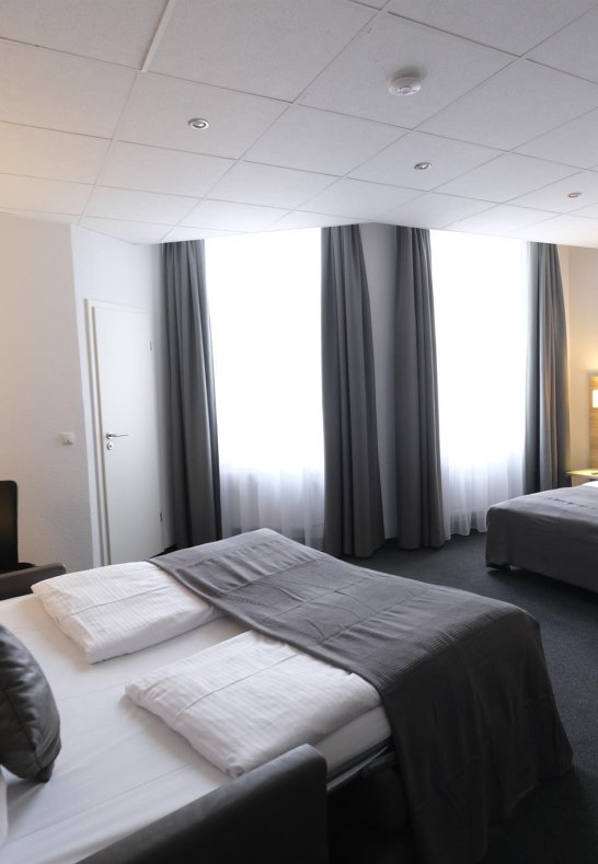 Vierbettzimmer | &copy; Hotel Hohenstaufen
