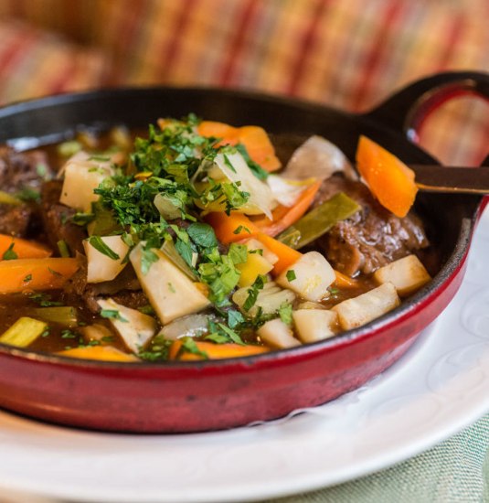 Schmackhafter regionaler Eintopf | © Dominik Ketz / Rheinland-Pfalz Tourismus GmbH Schmackhafter regionaler Eintopf | © Dominik Ketz / Rheinland-Pfalz Tourismus GmbH