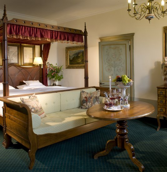 Suite im Burghotel Auf Sch&ouml;nburg, Oberwesel | &copy; Volker Linger / Burghotel Auf Sch&ouml;nburg