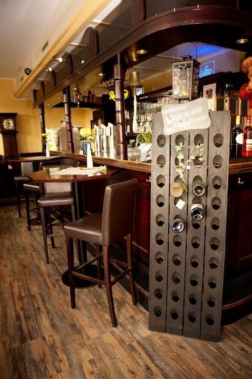 Neuiberts Gasthaus Lahnstein Gastraum Theke | © Neuberts Gasthaus am Rhein Neuiberts Gasthaus Lahnstein Gastraum Theke | © Neuberts Gasthaus am Rhein