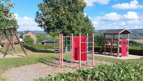 Kinderspielplatz mit Fernsicht | © B. Vogt Kinderspielplatz mit Fernsicht | © B. Vogt