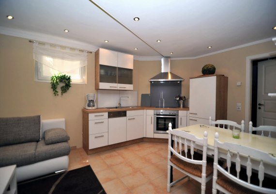 K&uuml;che Esstisch Sofa | &copy; Resi Schwerter