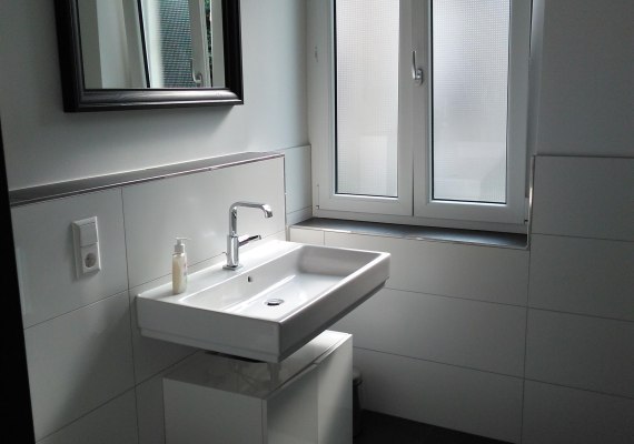 Bad | &copy; Helga Kahle Elkady