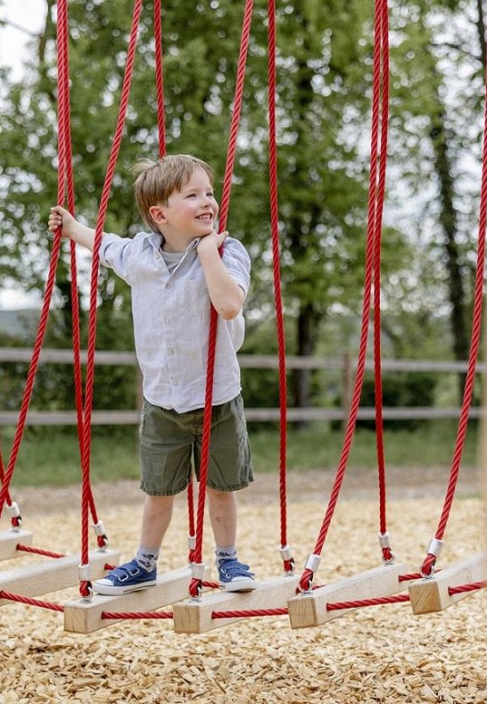 Hof.Hardthöhe.Junge.Spielplatz | © Tourist-Information Oberwesel