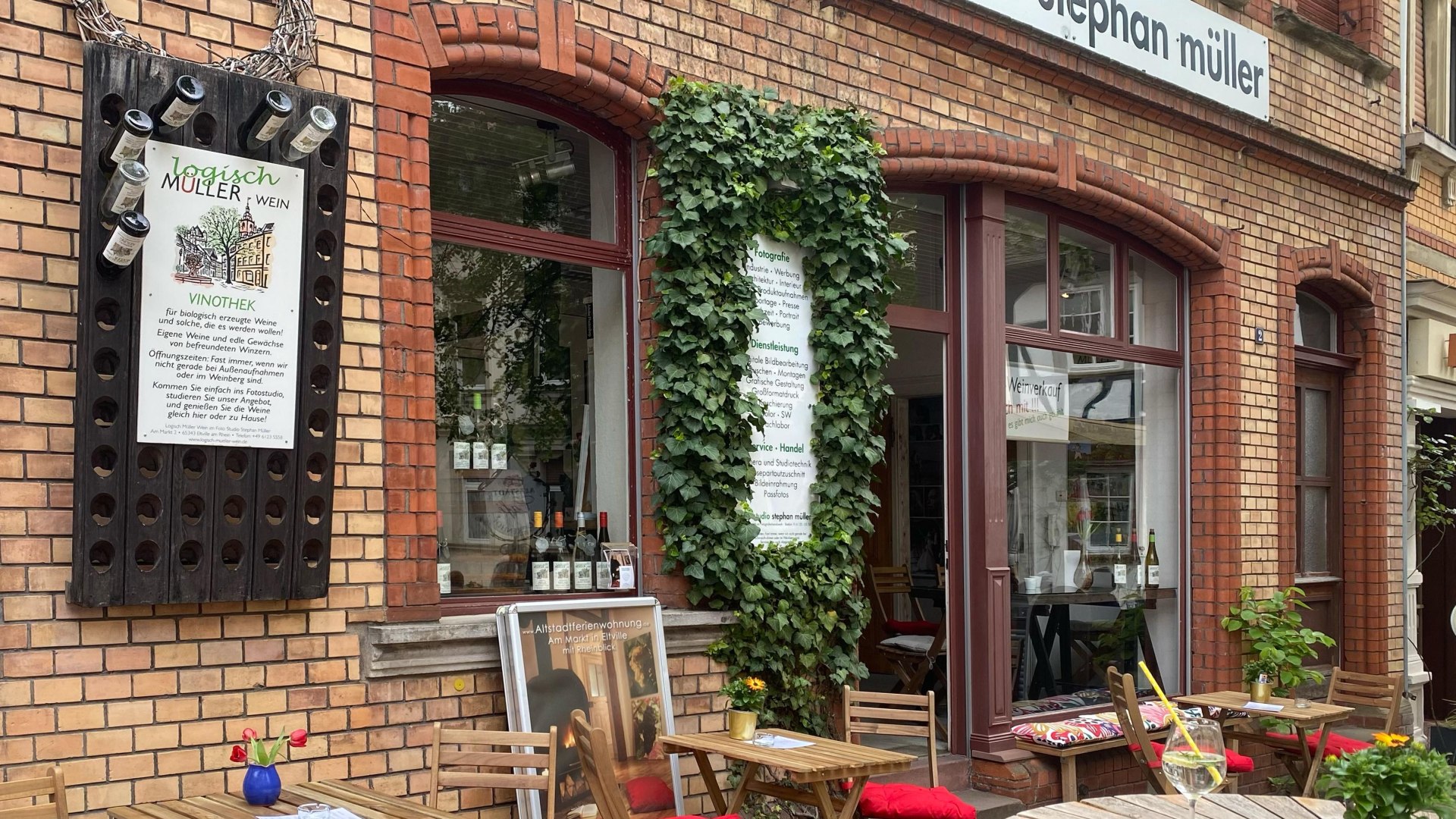 Außenberreich Müller | © Weingut Logisch Müller Wein