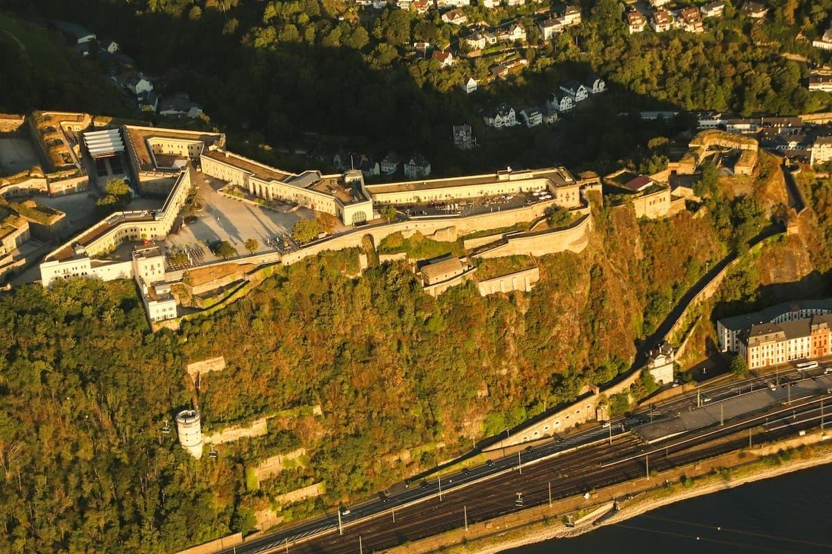 Flug &uuml;ber die Festung | &copy; Koblenz-Touristik GmbH / Johannes Bruchhof