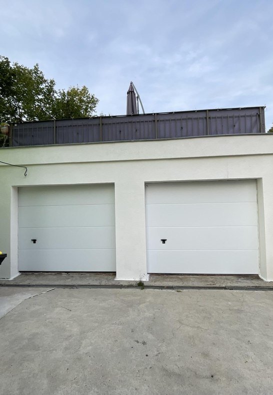 Garage | © Andrea Wisian