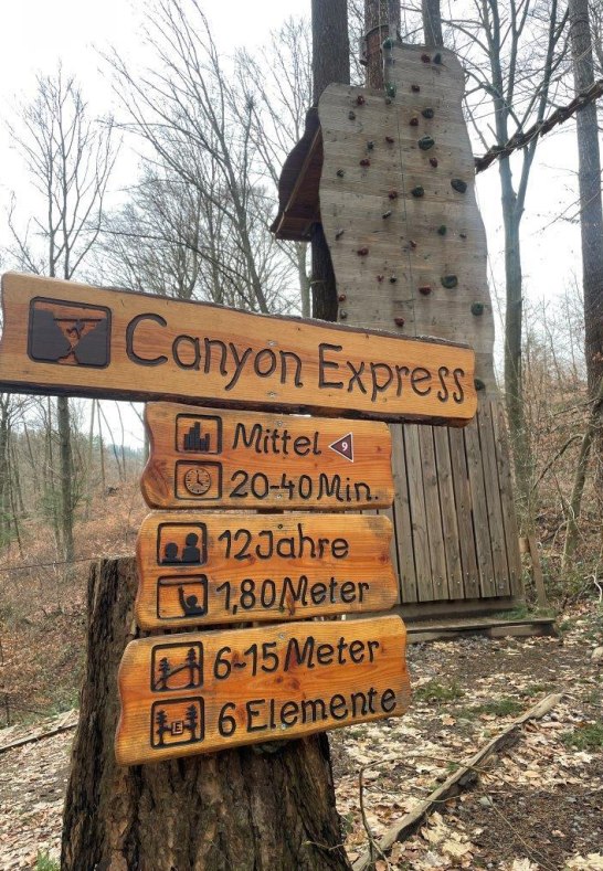 Schilder Kletterparcours (4) | © Stadt Bendorf Schilder Kletterparcours (4) | © Stadt Bendorf