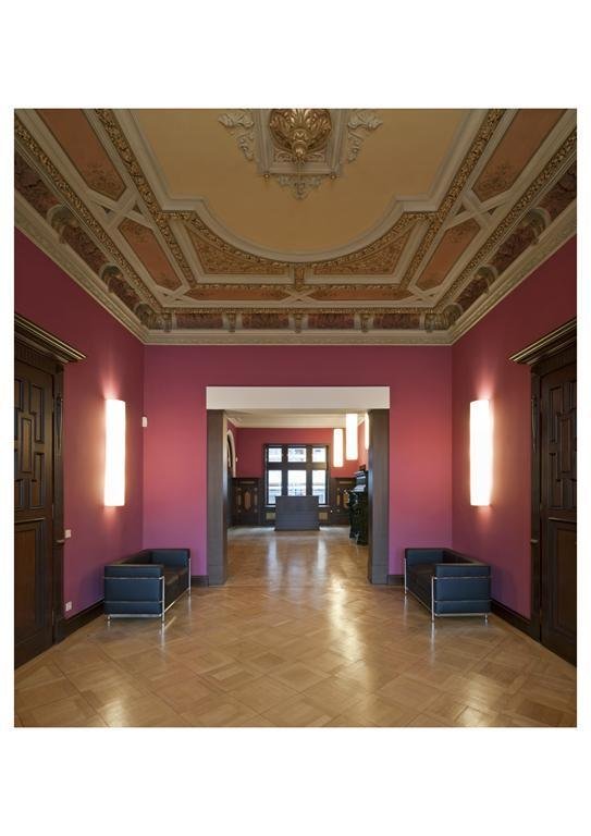 Foyer und Pausenbereich des Seminarhauses mit Sitz | &copy; Kommunal Akademie