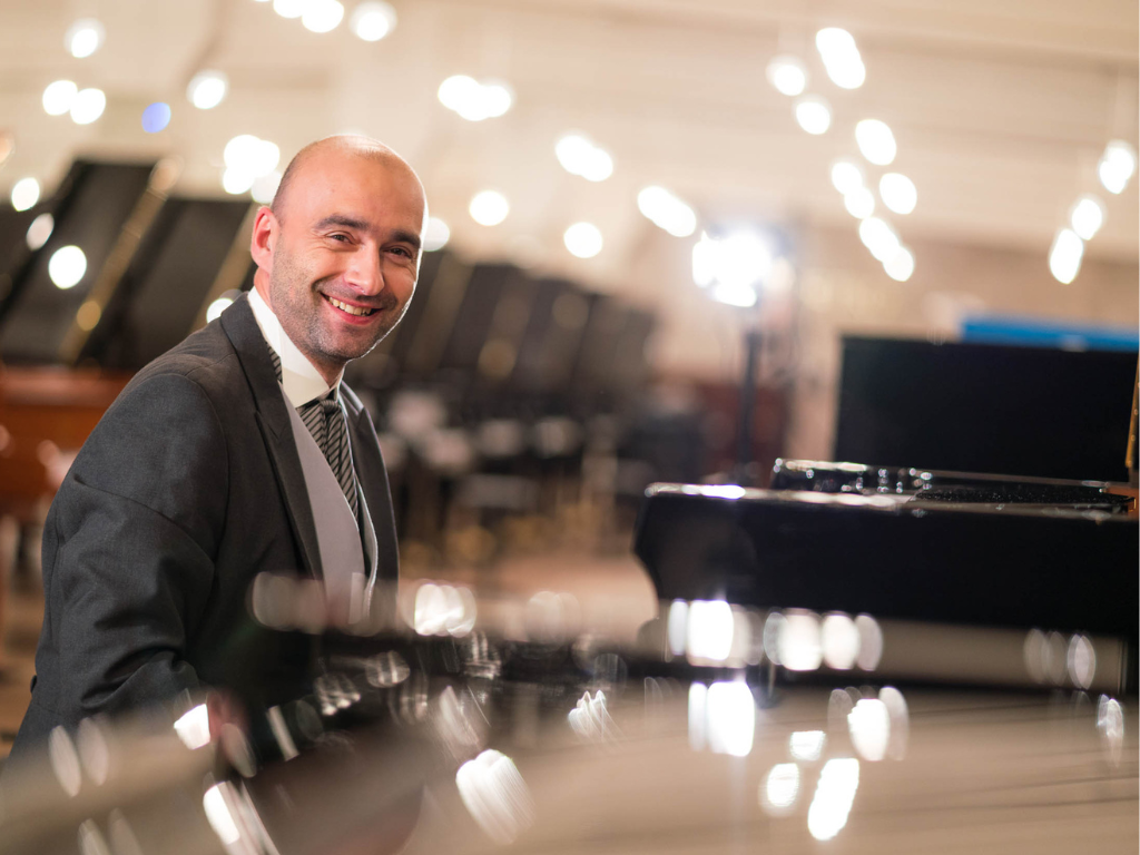 Wojciech Waleczek - Klavier | © Wojciech Waleczek - Klavier Wojciech Waleczek - Klavier | © Wojciech Waleczek - Klavier