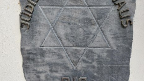 Gedenktafel | &copy; Tourist-Information Erlebnis Rheinbogen