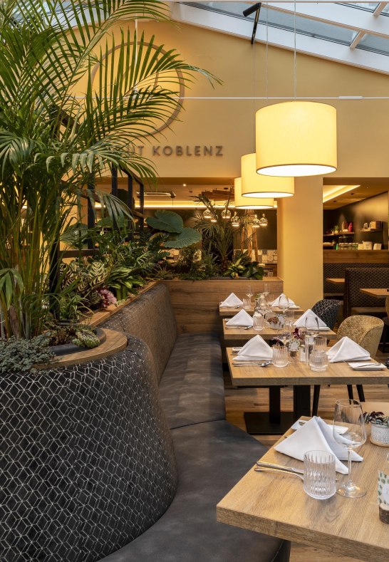 WohnGut Koblenz-Restaurant, eingedeckte Tische | © WohnGut Koblenz