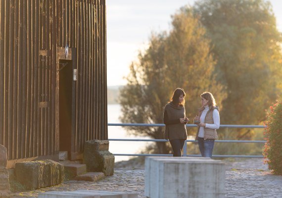 Rheingau Geflüster_Oestricher Kran | © Saskia Marloh Rheingau Geflüster_Oestricher Kran | © Saskia Marloh