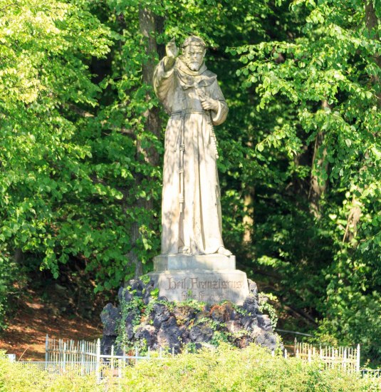 Statue am Weinberg Apollinariskirche | © copyright Sadt Remagen