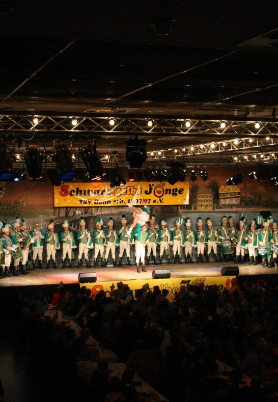 Auftritt 4 | © Husarencorps Grün-Weiss Linz 1965 e.V. Auftritt 4 | © Husarencorps Grün-Weiss Linz 1965 e.V.