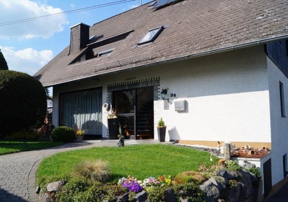 Hausansicht | &copy; Hedi Sommers