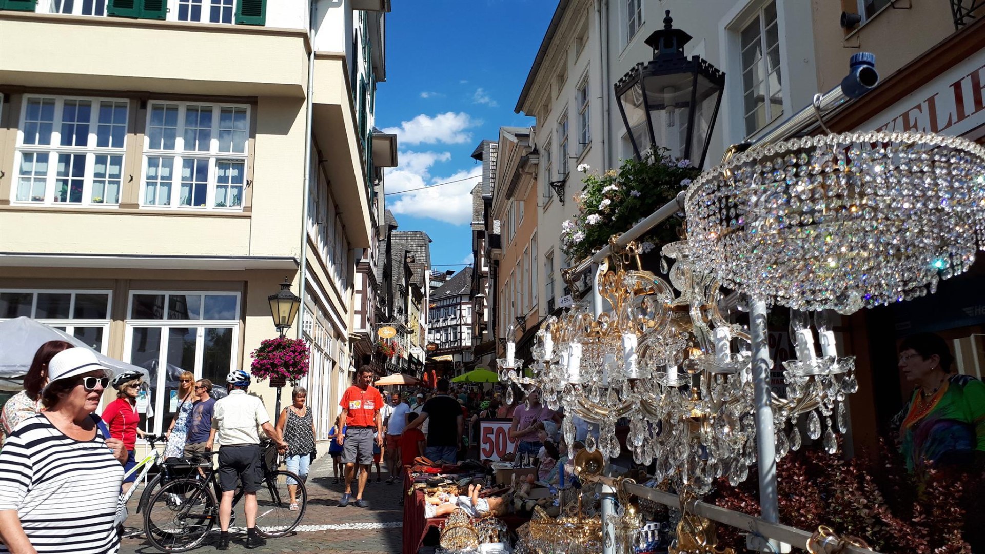 Antik- und Tr&ouml;delmarkt | &copy; privat