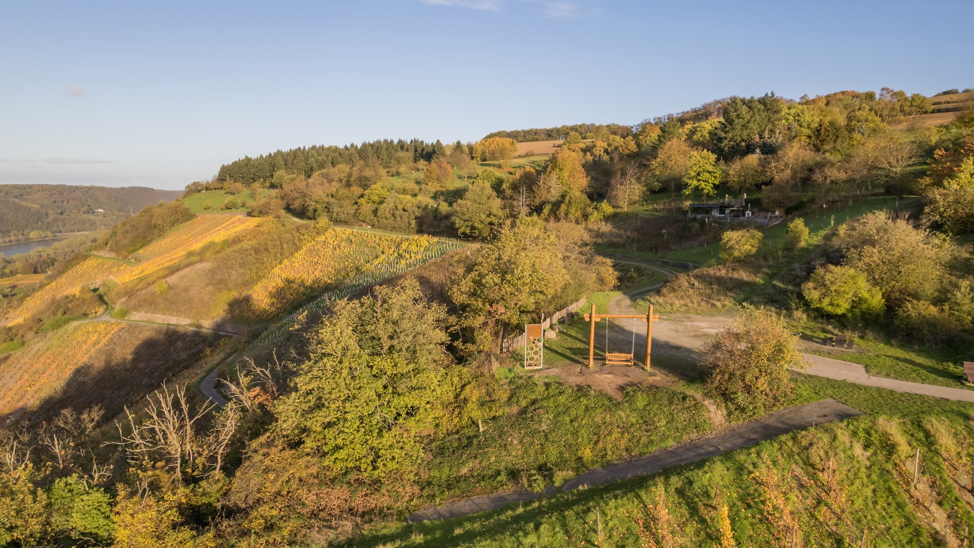 Weinbergschaukel über Leutesdorf | © Andreas Pacek Weinbergschaukel über Leutesdorf | © Andreas Pacek