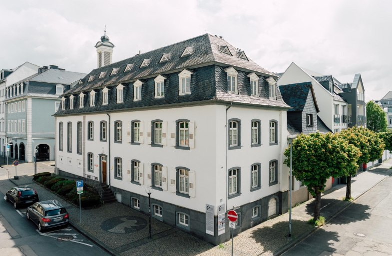 Blick vom Deich auf die STADGALERIE | &copy; Zimpfer_Photography