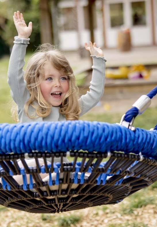 Hof.Hardth&ouml;he.Nestschaukel.Kind | &copy; Tourist-Information Oberwesel