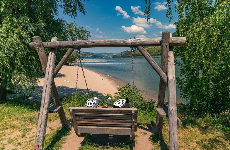 Schaukel mit Aussicht | © Maximilian Semsch/Romantischer Rhein Tourismus Schaukel mit Aussicht | © Maximilian Semsch/Romantischer Rhein Tourismus