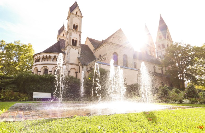 Blumenhof mit Basilika | &copy; Koblenz-Touristik Gmbh / Johannes Bruchhof