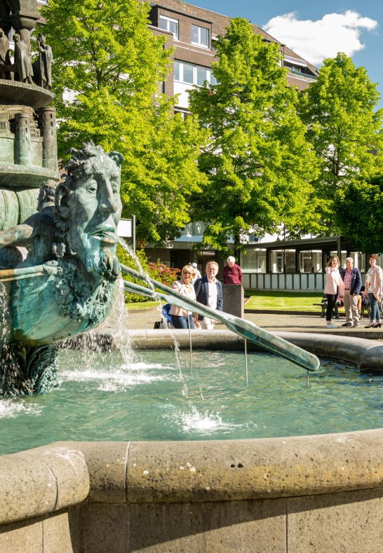 Historiensäule Brunnen | © Koblenz-Touristik GmbH / Dominik Ketz Historiensäule Brunnen | © Koblenz-Touristik GmbH / Dominik Ketz