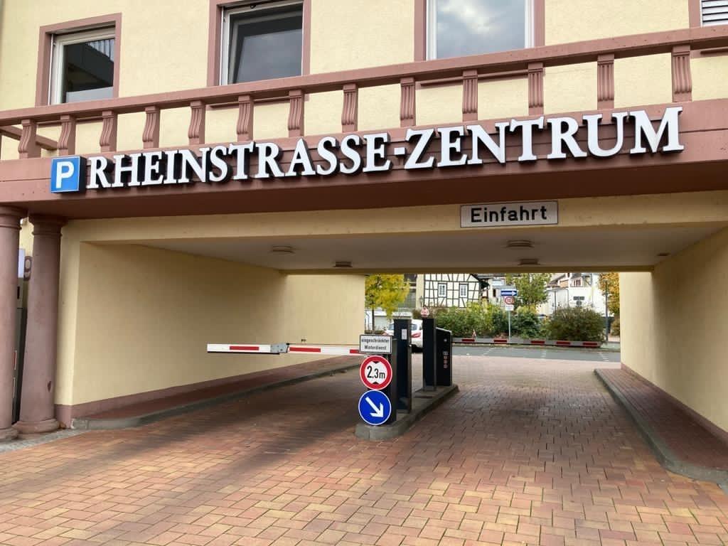 Einfahrt Rheinstrasse-Zentrum | &copy; R&uuml;desheim Tourist AG