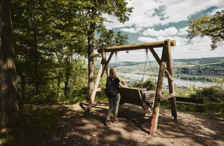 Schaukel im Sommer | &copy; Marco Rothbrust/Romantischer Rhein Tourismus GmbH